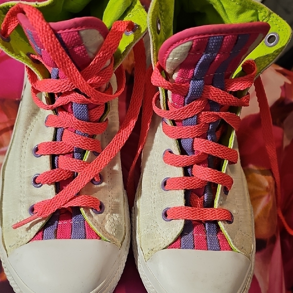 Converse NWOT Girls Chuck Taylor All Star Colorful High-Top Sneakers  NEW Size 5